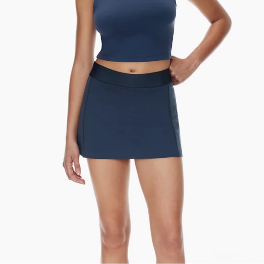 Aritzia TnaSLICK™ Court Micro Skirt size medium color total eclipse